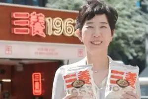 “우지라면 시부모님 끓여드리고파”…김정수 삼양식품 회장 눈물 영상 인기
