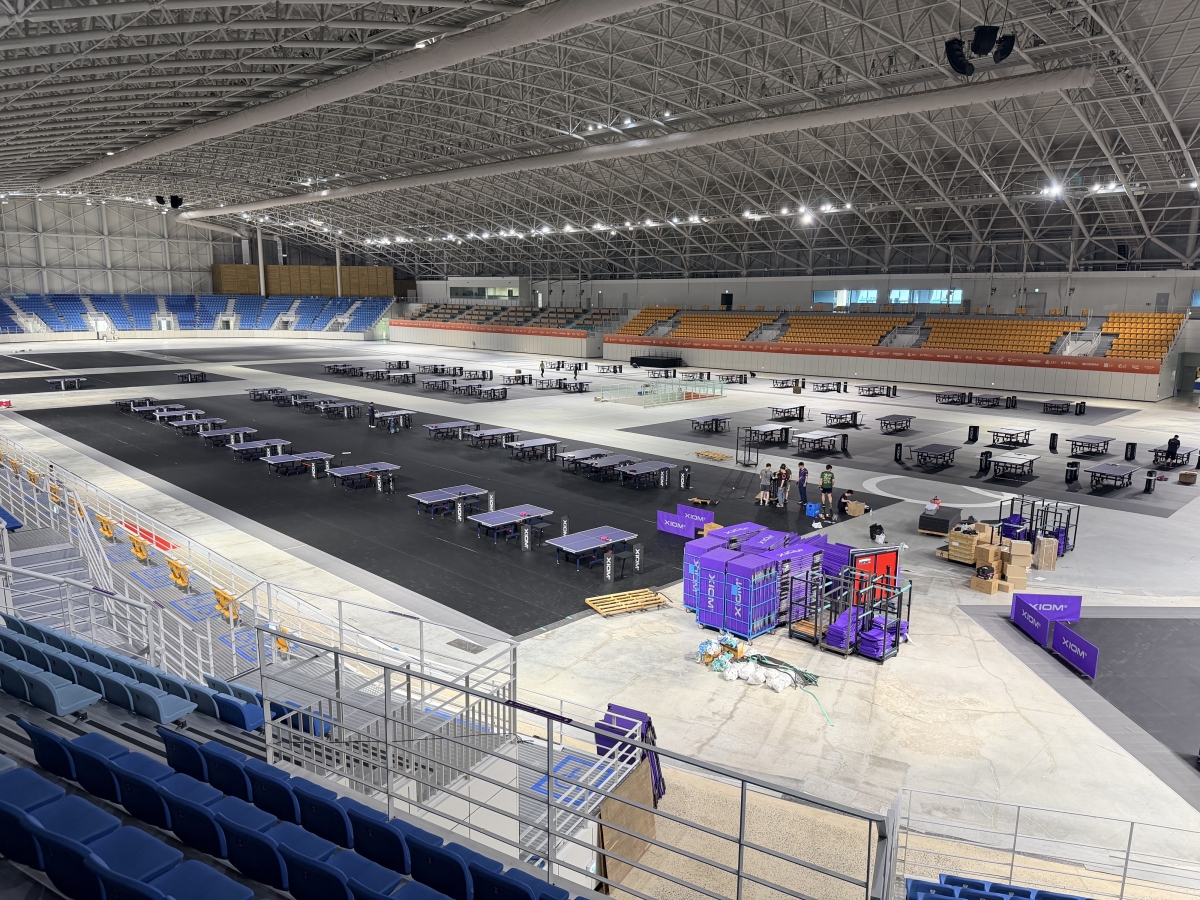 2026 강릉 세계마스터즈 탁구 선수권 대회 조직위원회가 2일 경기장 시설을 점검하고 있다. 강릉시 제공