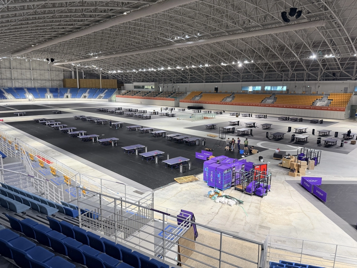 2026 강릉 세계마스터즈 탁구 선수권 대회 조직위원회가 2일 경기장 시설을 점검하고 있다. 강릉시 제공