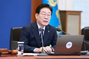 이 대통령 “검찰, 무오류 함정 빠지면 안 돼…잘못하면 사과하고 취소”