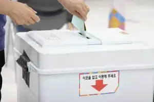 지방선거 투표율 오후 12시 19.0%…사전투표율 1시간 뒤 합산