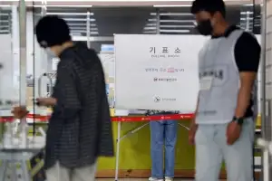 [속보] 전북지사 이원택 48.5%·김관영 46.3%…방송3사 출구조사