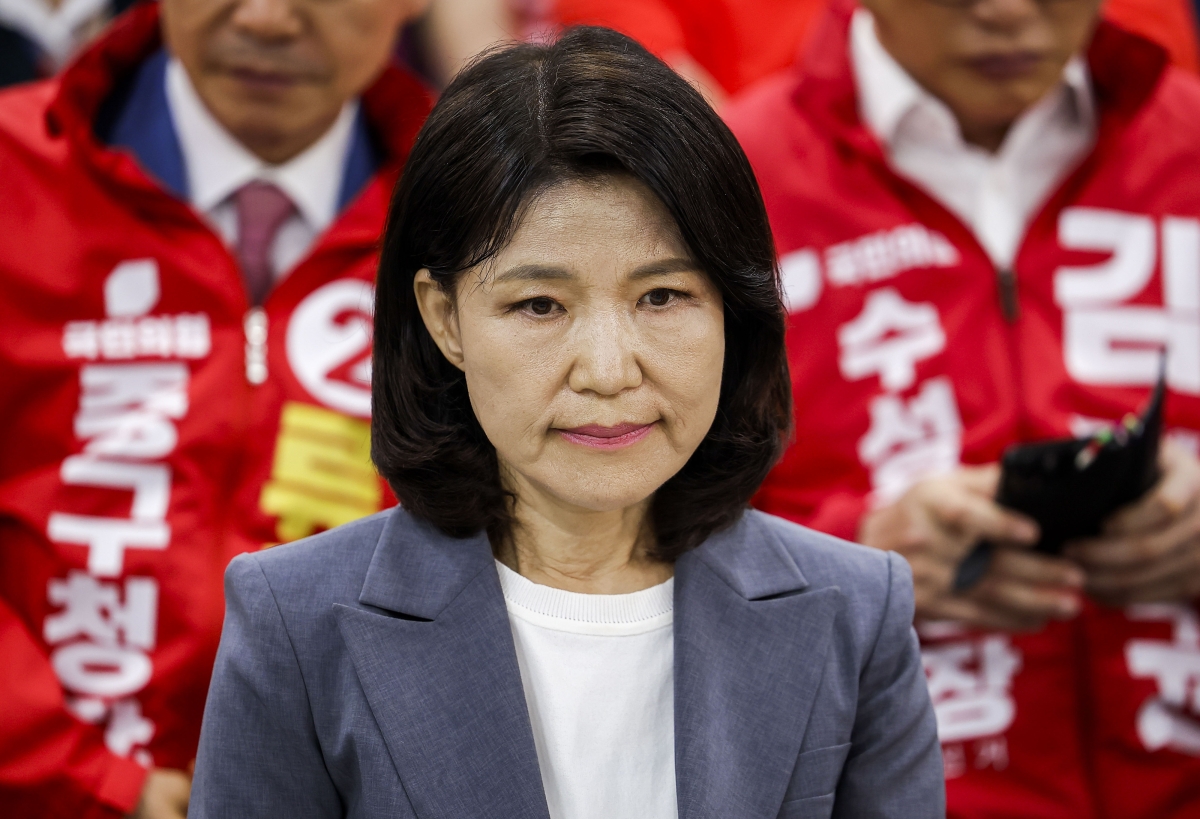 출구조사 지켜보는 이진숙