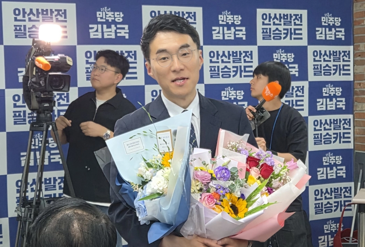 김남국 더불어민주당 경기 안산시갑 국회의원 재·보궐 후보가 4일 경기 안산시 캠프에서 당선이 확실해지자 소감을 밝히고 있다. 김남국 캠프 제공. 2026.6.4. 뉴스1