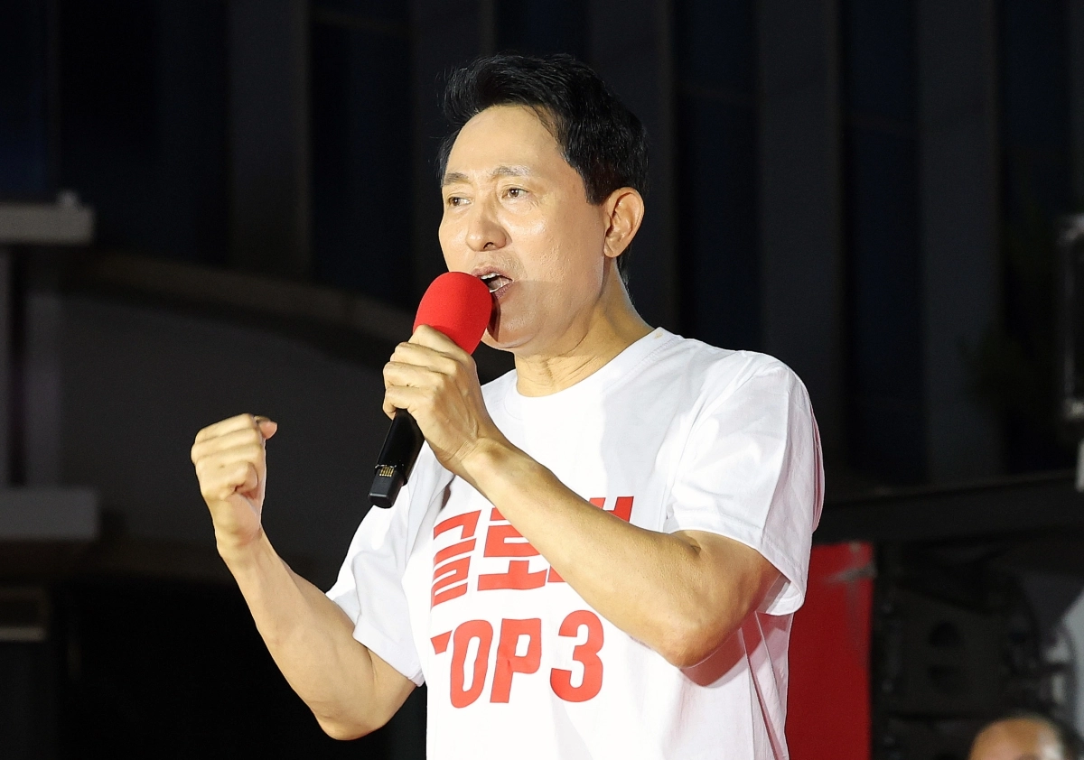 오세훈 국민의힘 서울시장 후보가 2일 서울 서대문구 신촌역 스타광장에서 열린 파이널 유세에서 지지를 호소하고 있다. 2026.6.2. 뉴스1