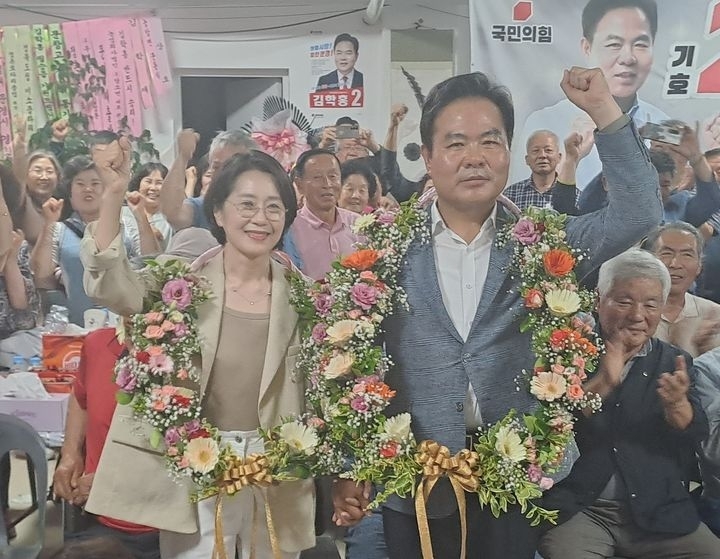 김학홍 문경시장 당선자.  김 당선자는 행정고시 출신으로 경북도부지사 등 중앙·지방 행정의 요직을 두루 거쳤다. 김 당선자측 제공