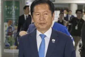 정청래 “전국적 큰 승리 감사…서울 탈환 못해 아프다”