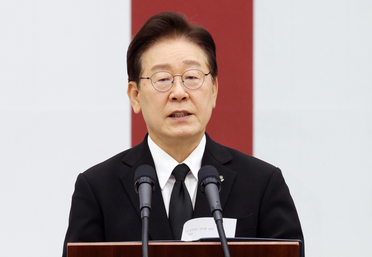 이재명 대통령이 5일 성남 서울공항에서 열린 한미 6·25전사자 유해 상호봉환식에서 추모사를 하고 있다. 2026.6.5 청와대통신사진기자단