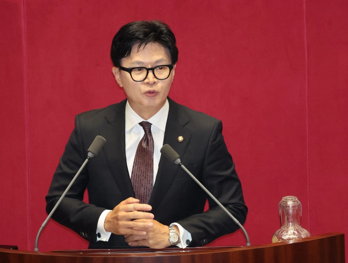 한동훈 무소속의원이 5일 국회에서 열린 제436회 국회(임시회) 제1차 본회의에 참석해 인사말을 하고 있다.  뉴스1