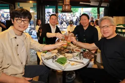 ‘삼소 회동’ 젠슨 황, 건배사는 “고 코리아·SK·LG·네이버”