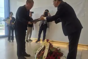 박성현 광양시장 당선인, ‘1만 배’ 박형규 운동원에게 당선증 수여···눈물의 약속