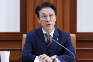 정청래 비판글에 ‘좋아요’…김민석, 결국 “페이스북 활동 중단”