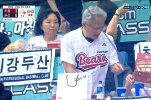 젠슨황, 한국서 BBQ 또 먹어…야구장에 113마리 주문