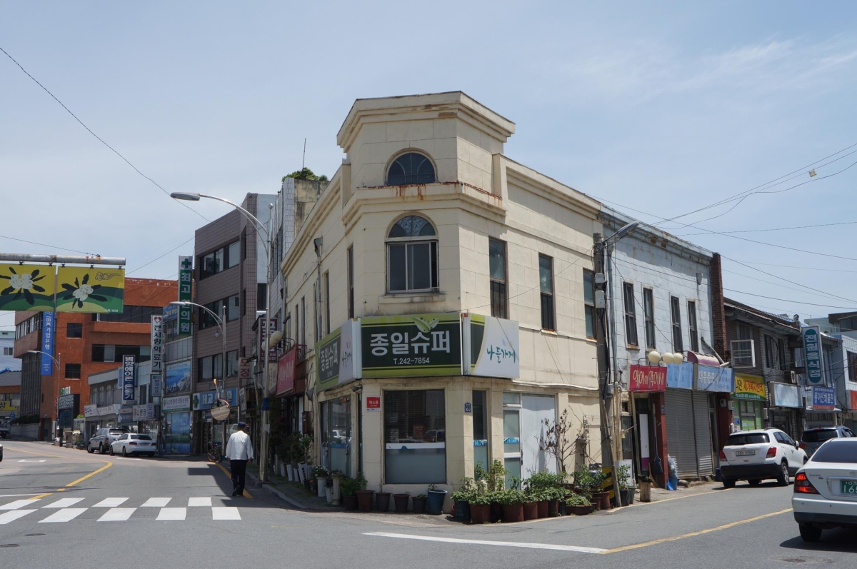어떤 이유에서건 원도심 구조가 파괴되지 않은 도시들은 경쟁력을 잃지 않는다. 사진은 목포시 근대역사문화공간. 서울신문 DB