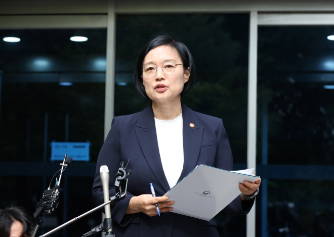 [속보] 한성숙 “무거운 책임감...부처간 협력 이끌며 낮은 자세로 임할 것”