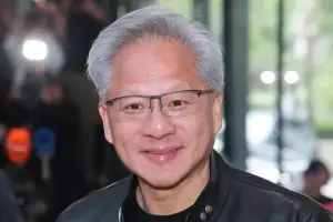 젠슨 황, 주가 폭락에 “싸게 살 수 있어 기뻐해야…AI 밝은 미래는 절대적 사실”