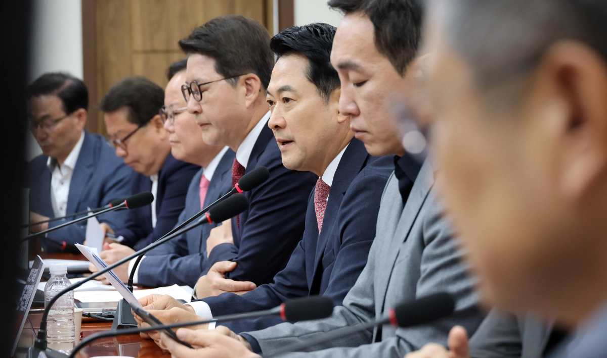 국민의힘 장동혁 대표가 8일 국회에서 열린 최고위원회의에서 발언하고 있다. 연합뉴스