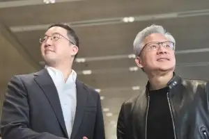젠슨 황 “투자자라면 다음 주를 생각 말고 10년 후 생각하라”