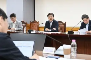 [속보] 외환당국 “과도한 환율 변동성·일방향 쏠림에 강력 대응”