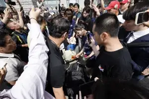 ‘올림픽공원 시위’에 어린 핸드볼 선수 두손 모아 싹싹 빌었다…대만 기자도 ‘봉변’