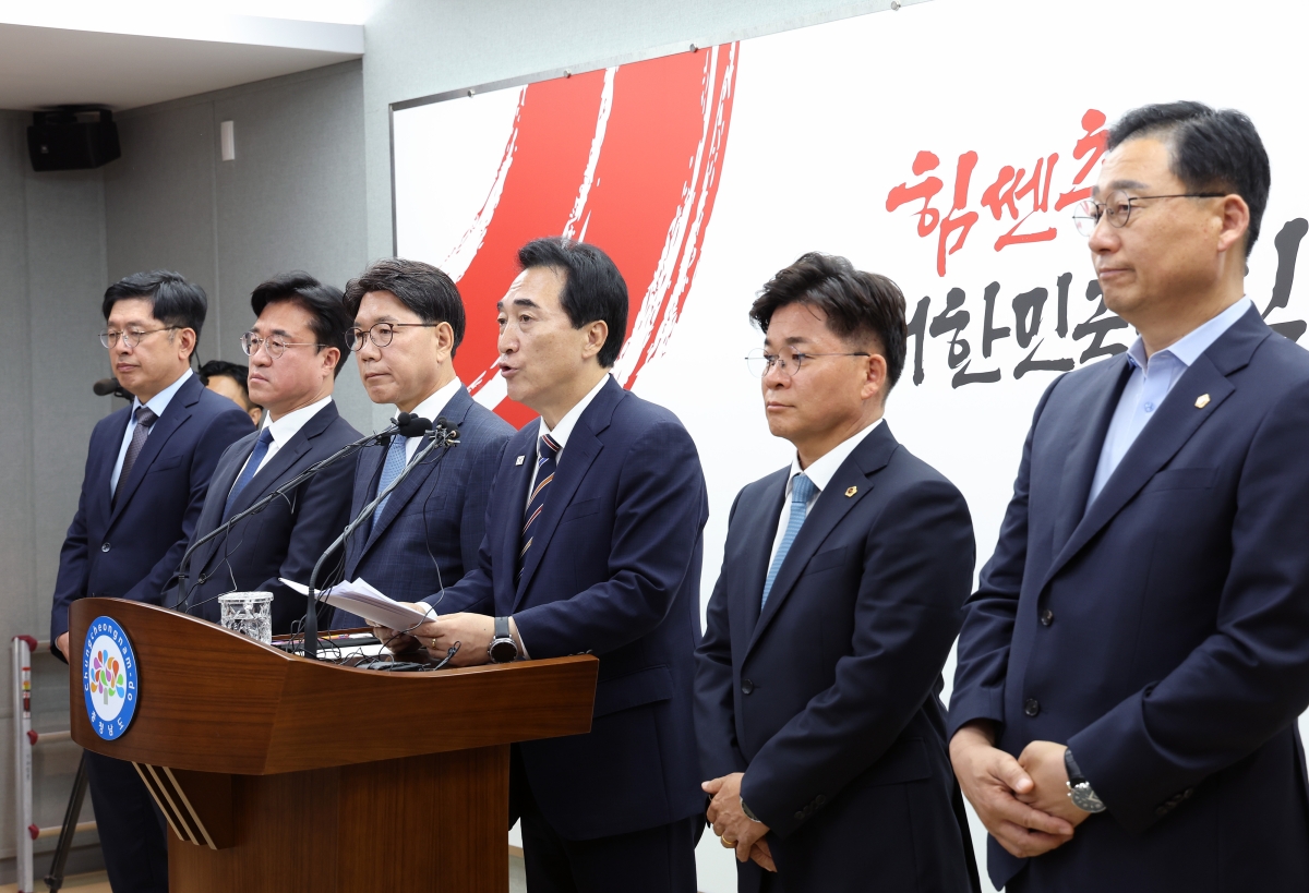 박수현 충남도지사 당선인이 8일 충남도청에서 인수위원회 관련 기자회견을 하고 있다. 박 당선인 캠프 제공