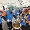 포스코·공급사 임직원, 포항 무료급식소 식기 교체…“지역사회 동반자”