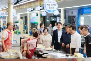 김동연 “의왕도깨비시장, 폭우·폭설·화재에도 끄덕없는 시장으로 거듭났다”