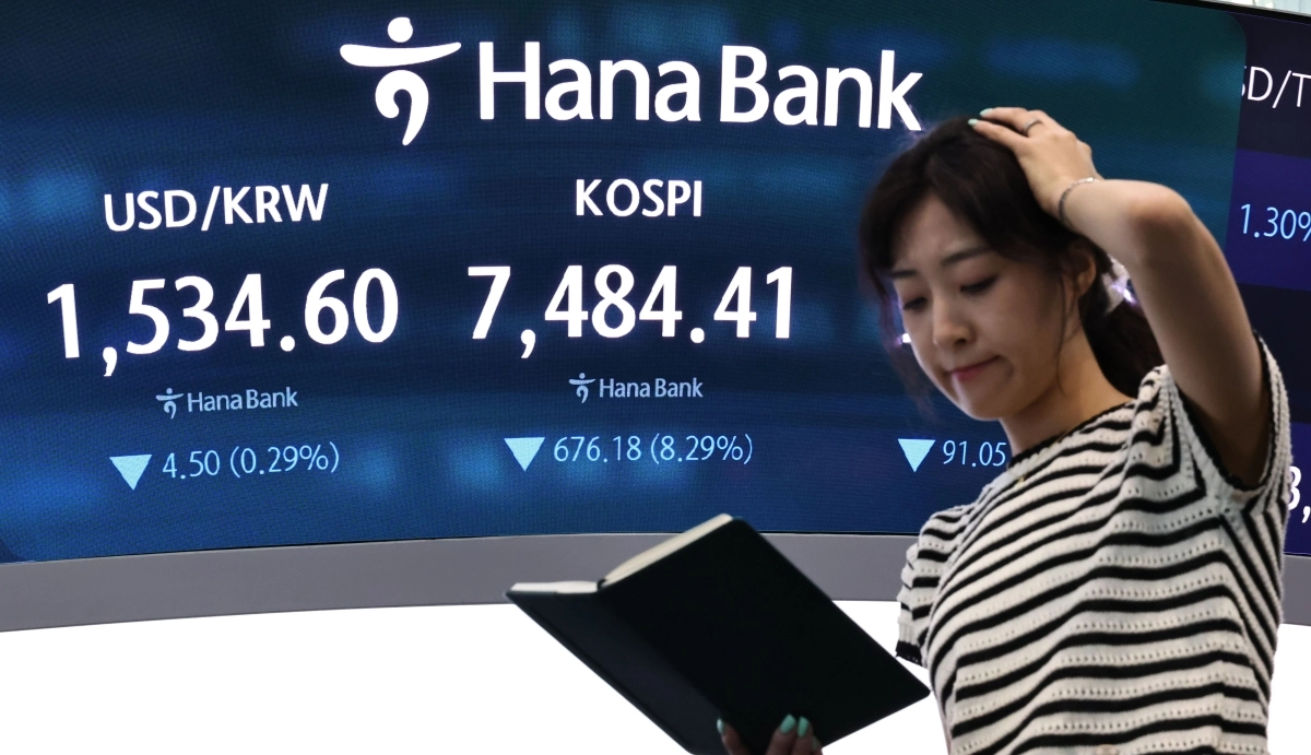 ‘검은 월요일’ 코스피, 8.29% 급락 마감