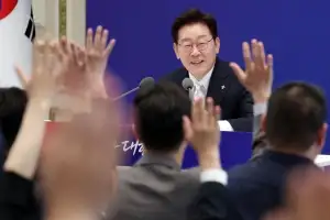 “특수본보다 특검이 중립적… 보완수사권 결론은 국회에” [李대통령 취임 1주년 기자회견]