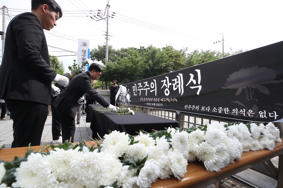 ‘투표용지 부족사태’ 기초의원 당선인도 재선거 요구