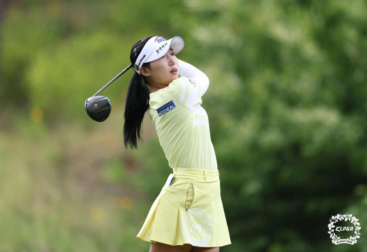 이동은은 LPGA투어를 잠시 접고 메르세데스-벤츠  한국여자오픈 타이틑 방어에서 나선다.  이동은이 지난 8일 끝난 KLPGA투어 셀트리온 퀸즈 마스터즈에서 드라이버 티샷을 날리고 있다.  KLPGA제공.