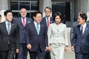 이 대통령 출국 환송에 불참한 정청래…靑 “인원 최소화”