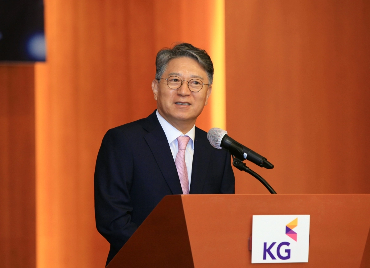 곽재선 KG그룹 회장이 9일 서울 여의도 태영빌딩에서 열린 기자간담회에서 KG그룹의 미래 전략에 대해 설명하고 있다. KG그룹 제공