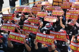 레미콘노조 이틀째 휴업…건설업계 “수도권 현장 70곳 콘크리트 타설 차질”