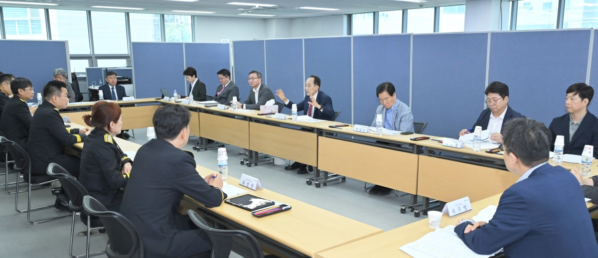 추경호 대구시장 당선인이 9일 대구소방안전본부의 인수위 업무보고를 받고 있다. 대구시장직 인수위원회 제공