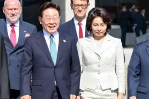 [포토] ‘출국하는’ 이 대통령 부부