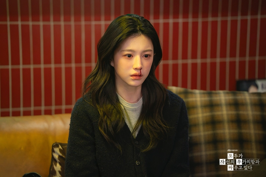 ‘모자무싸’의 또 다른 주인공 변은아는 비현실적이다. 재능, 통찰은 물론 삶에 대한 결연한 태도까지 보여 준다.  JTBC 제공