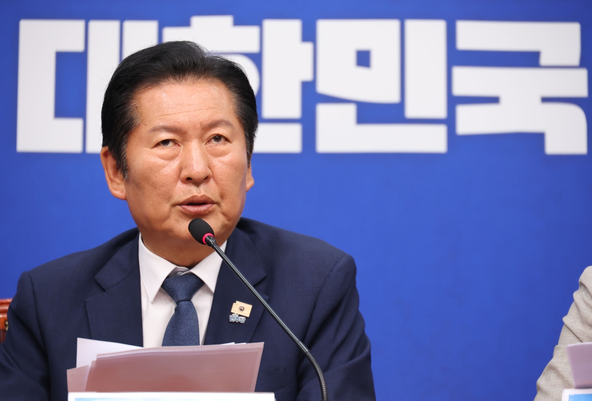 정청래 더불어민주당 대표가 10일 국회에서 열린 최고위원회의에서 발언하고 있다. 2026.6.10 연합뉴스