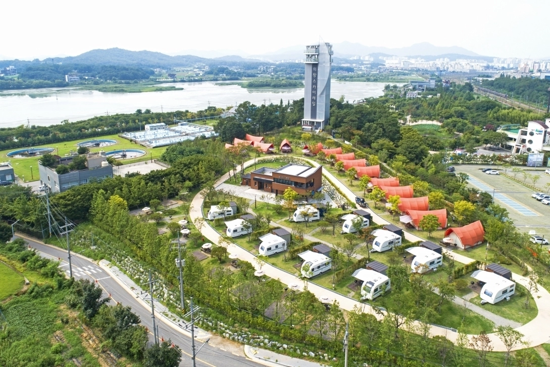 왕송호수캠핑장 글램핑장 전경. 의왕시 제공
