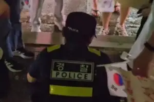 잠실시위대에 “테무경찰” 조롱당한 경찰관 심경…“작정하고 욕설 퍼부어”