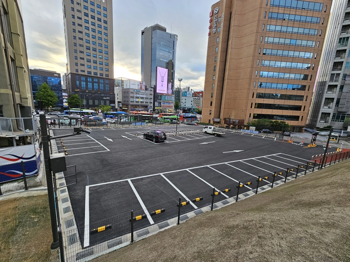 서울 강남구 신사역 3번 출구에 조성된 공영주차장의 모습. 강남구 제공