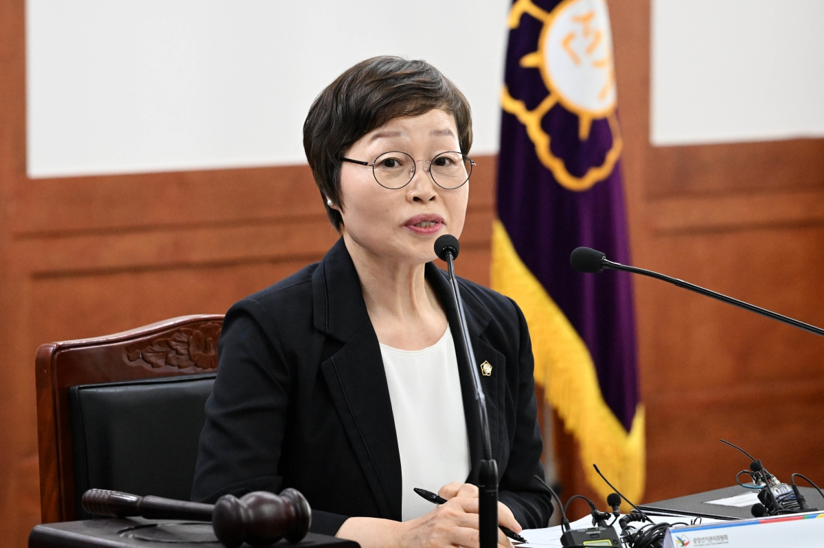 10일 중앙선관위 과천청사에서 열린 ‘투표용지 부족사태 진상규명위원회 제1차 위원회의’에서 조현욱 위원장이  발언하고 있다. 2026.6.10 홍윤기 기자