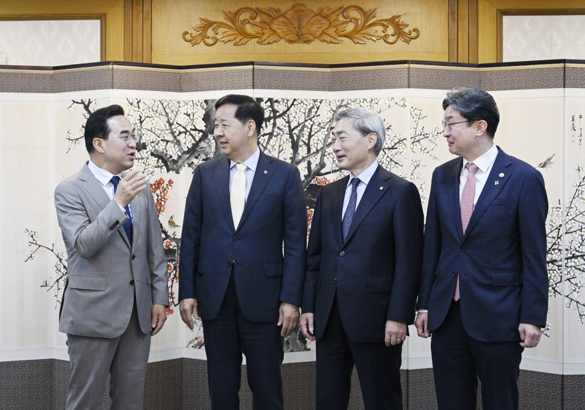 경제 수장 한자리에