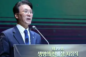 김민석 총리, 고노 日 의원 별세에 “삼가 조의, 한일 관계 발전 기원”