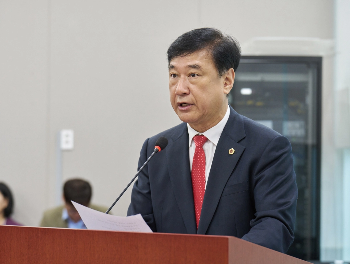 ▲ 경기도의회 교육기획위원회 이택수 의원이 11일 열린 제391회 정례회 제1차 교육행정위원회에서 학교폭력예방 및 대책에 관한 조례 일부개정조례안의 제안 설명을 하고 있다. (사진=경기도의회)