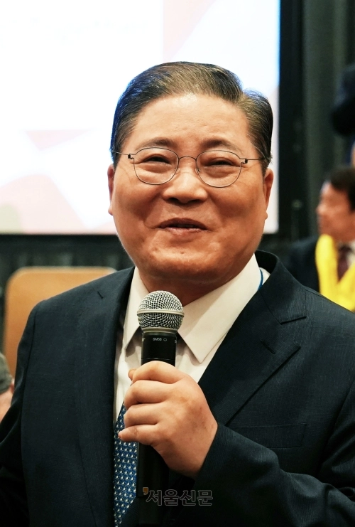 미국 버지니아주 레스턴시에서 참전용사 초청 보훈행사를 진행하는 소강석 목사.