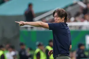 물 마시나? 작전 지시? 홍명보 대신 광고라니…낯선 중계 만든 하이드레이션 브레이크