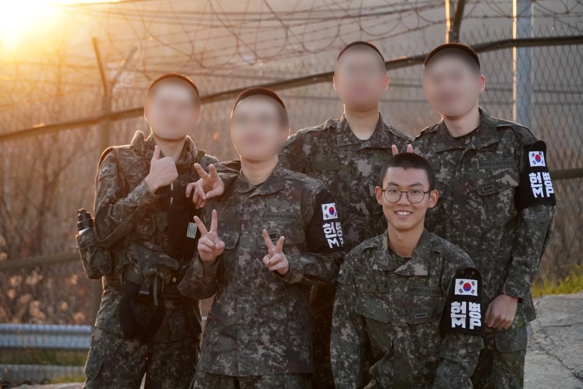 강원 인제군 12사단 52보병여단 33소초 일반전초(GOP) 부대 초소에서 목숨을 끊은 고(故) 김상현 이병의 군 생활 당시 모습. 고 김상현 이병 유가족 제공