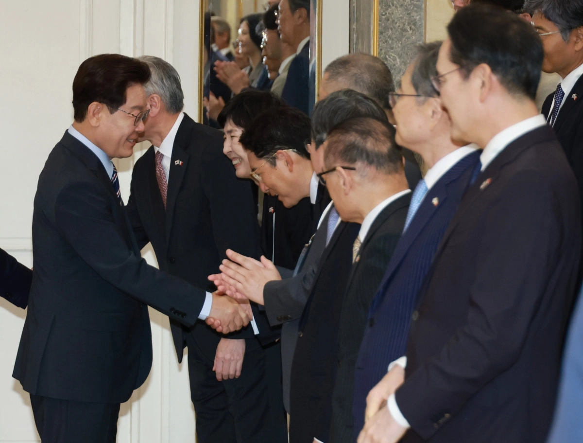 한-이탈리아 비즈니스 라운드 테이블 참석하는 이재명 대통령