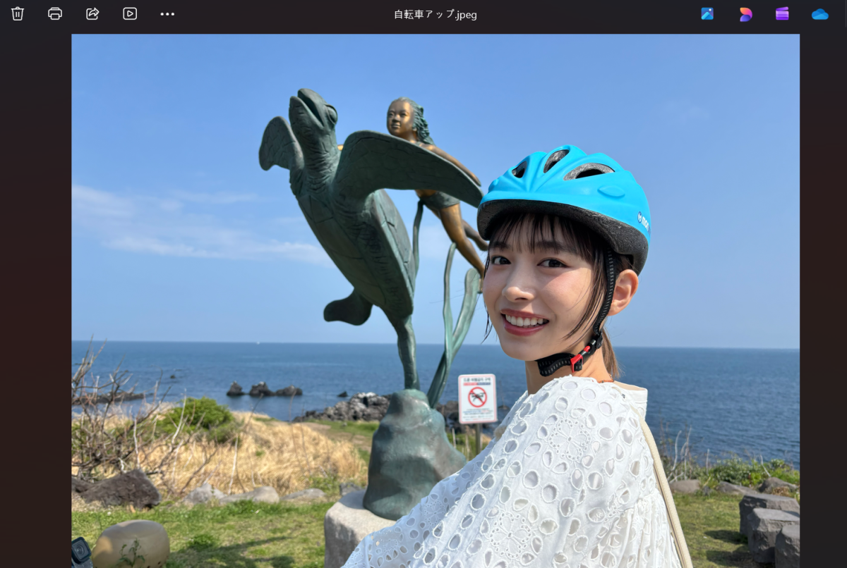 제주바다를 카메라 담는 유명 진행자이자 배우로 활발히 활동 중인 이게타 히로에. 제주도 제공